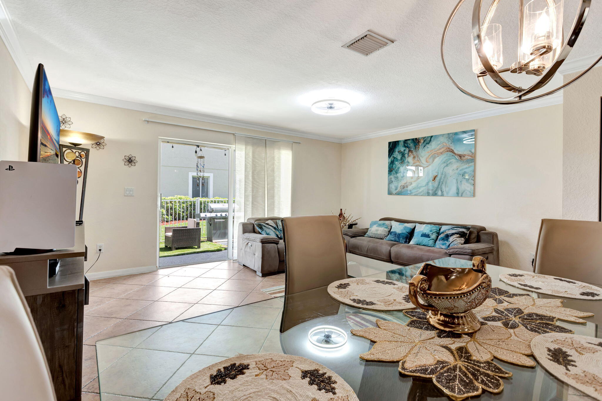 5904 Royal Way Fort Lauderdale, FL 33321 - Photo 14 of 36 14-web-or-mls-001L5667