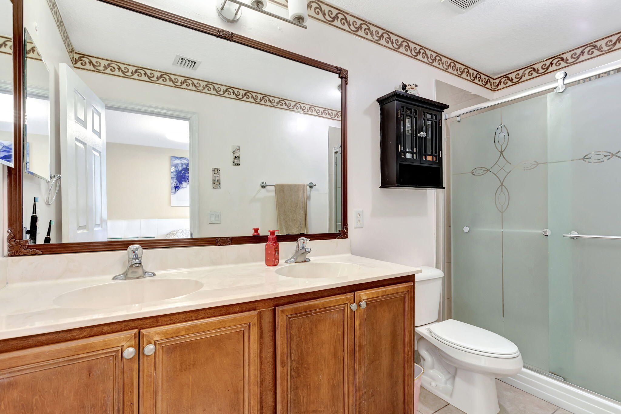 5904 Royal Way Fort Lauderdale, FL 33321 - Photo 23 of 36 23-web-or-mls-001L5712