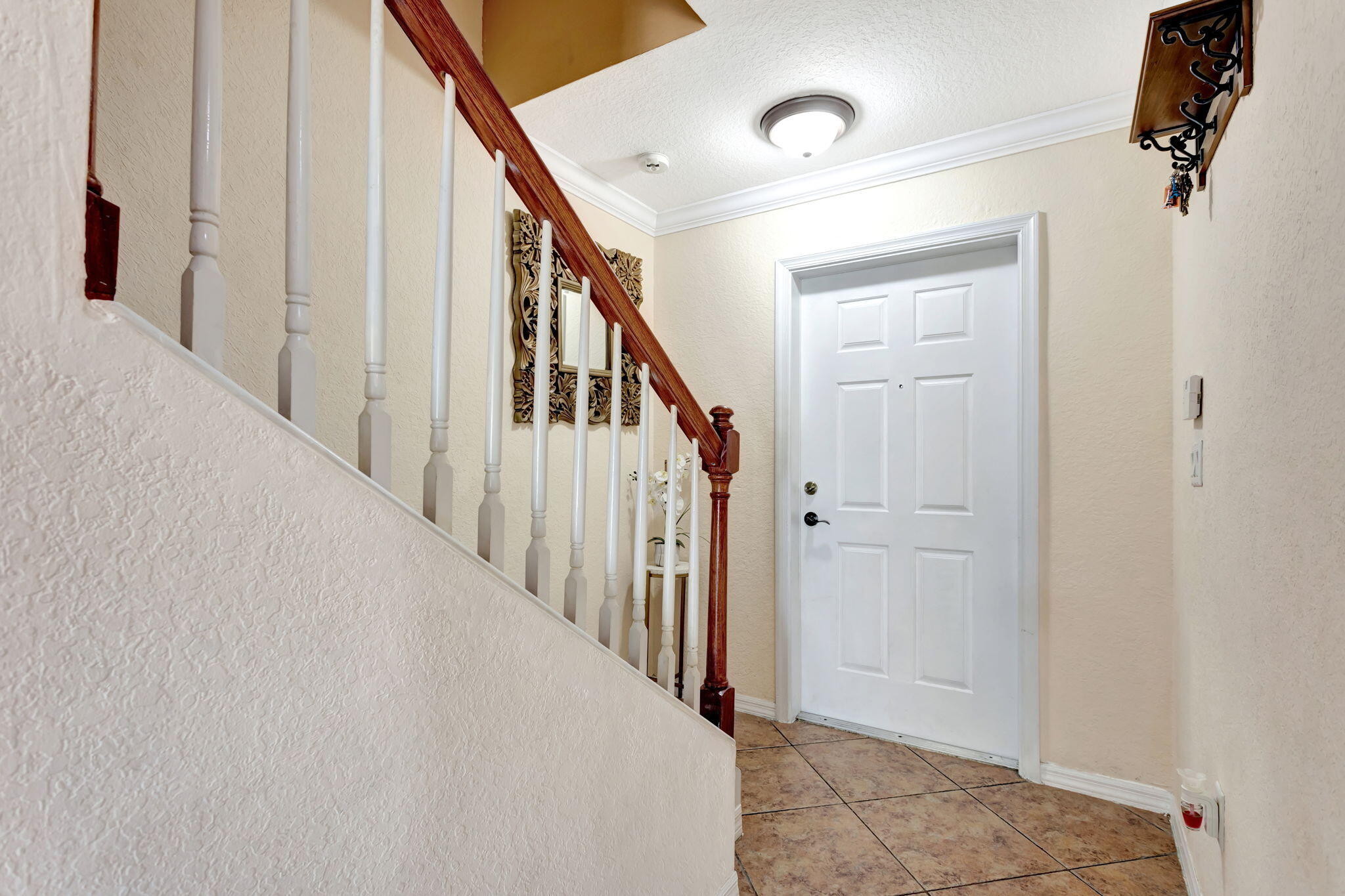 5904 Royal Way Fort Lauderdale, FL 33321 - Photo 5 of 36 5-web-or-mls-001L5622