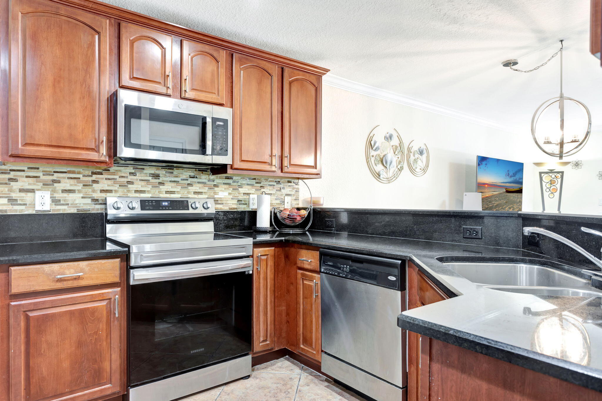 5904 Royal Way Fort Lauderdale, FL 33321 - Photo 7 of 36 7-web-or-mls-001L5632