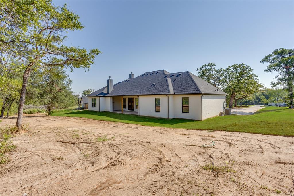 173 Oak Grv Way Springtown, TX 76082 - Photo 36 of 39 Gallery Image 36