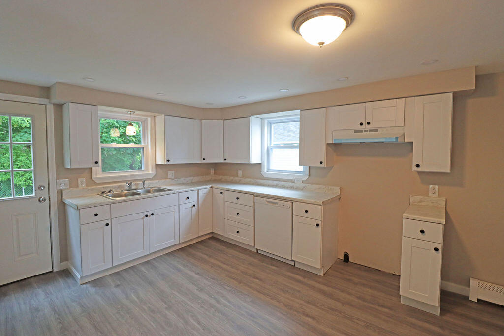 21 Butler Street Sanford, ME 04083 - Photo 14 of 35 IMG_3064