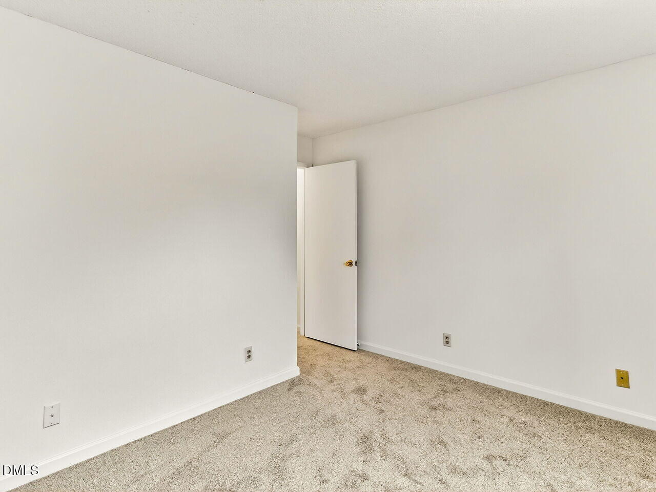 509 Stratton Way Durham, NC 27704 - Photo 29 of 36 024-1280x960-bedroom-2