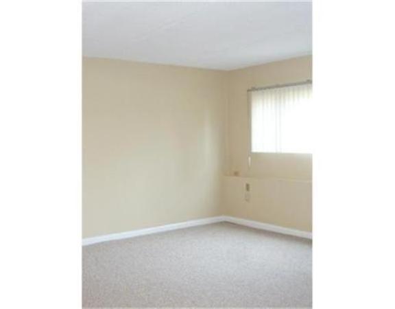 28 Faxon Street, Unit 4 Stoughton, MA 02072 - Photo 3 of 7