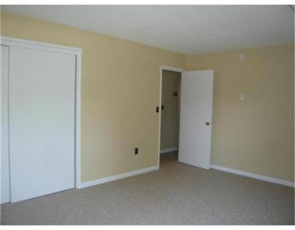 28 Faxon Street, Unit 4 Stoughton, MA 02072 - Photo 6 of 7