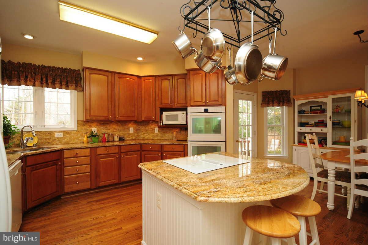 7858 Pembridge Road Manassas, VA 20112 - Photo 7 of 30 Kitchen