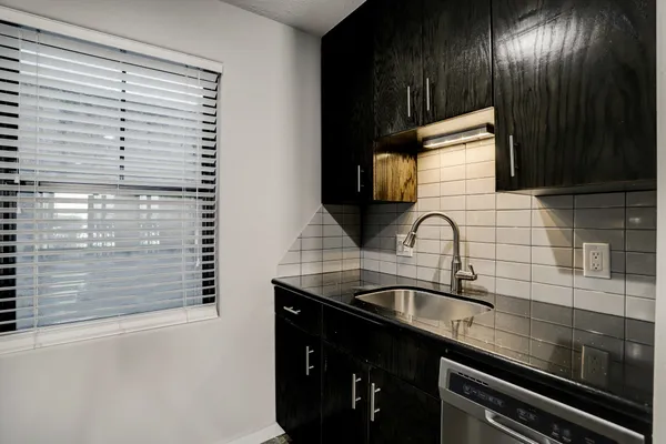 $1,250 | 1501 Hyde Park Boulevard, Unit 7, Houston, TX 77006