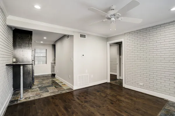 $1,250 | 1501 Hyde Park Boulevard, Unit 7, Houston, TX 77006