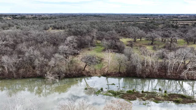 $2,100,000 | 256 Greasy Bend Road, Smithville, TX 78957