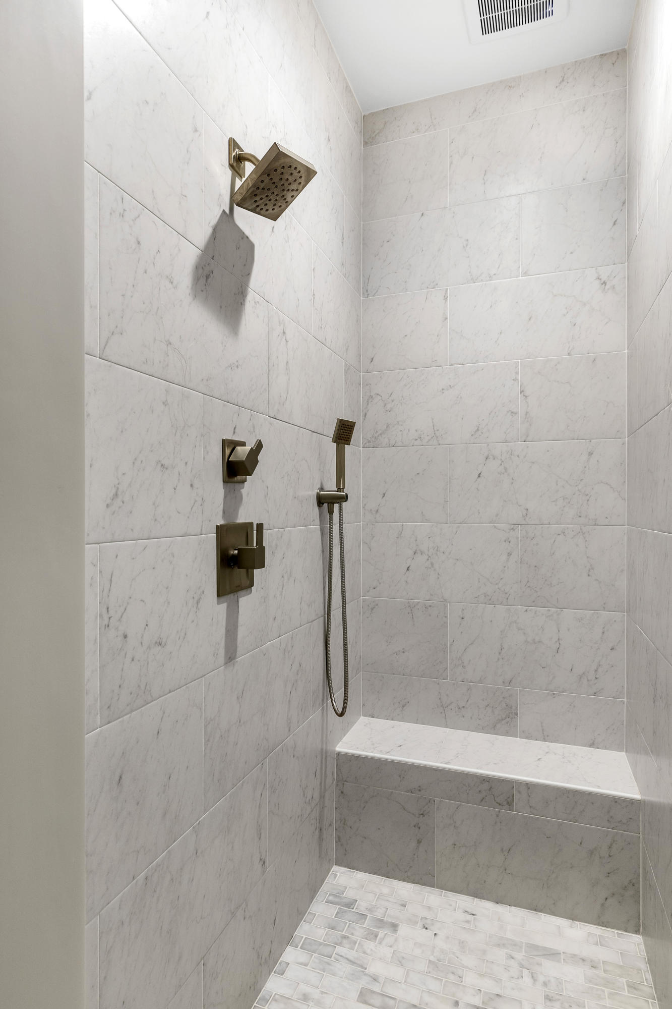 2 Guerard Road Charleston, SC 29407 - Photo 19 of 47 En Suite Primary Bath