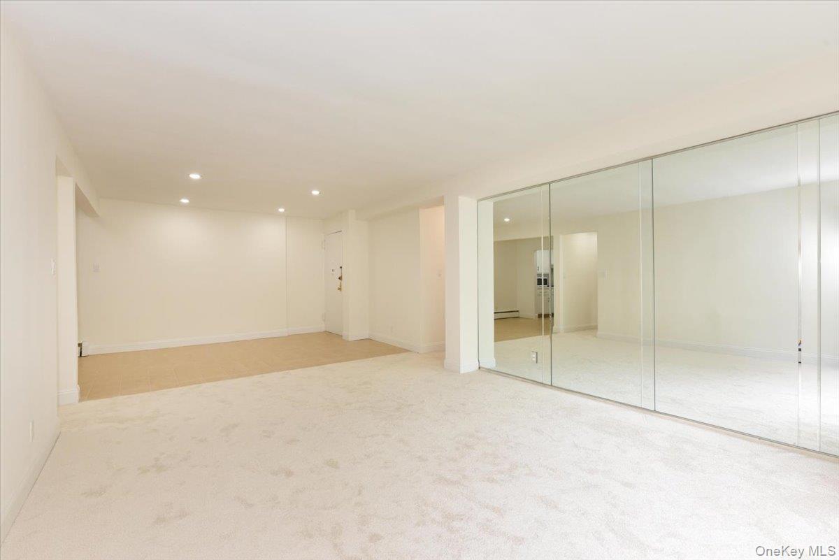 195 South Middle Neck Road, Unit 2L Great Neck, NY 11021 - Photo 4 of 36 a view of an empty room