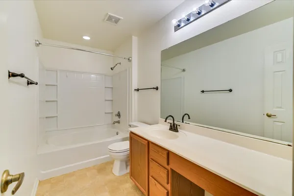 $1,990 | 2118 Nogales Trail, Austin, TX 78744