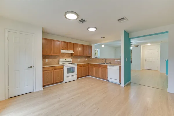 $1,990 | 2118 Nogales Trail, Austin, TX 78744