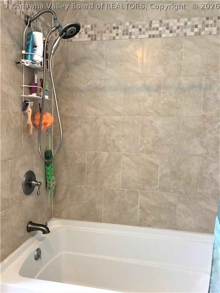 4543 Lower Falls Road St. Albans, WV 25177 - Photo 20 of 24 Upper Level Master Bath