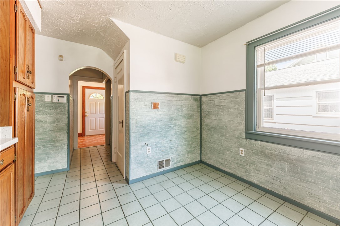 78 Van Bergh Avenue Rochester, NY 14610 - Photo 10 of 27