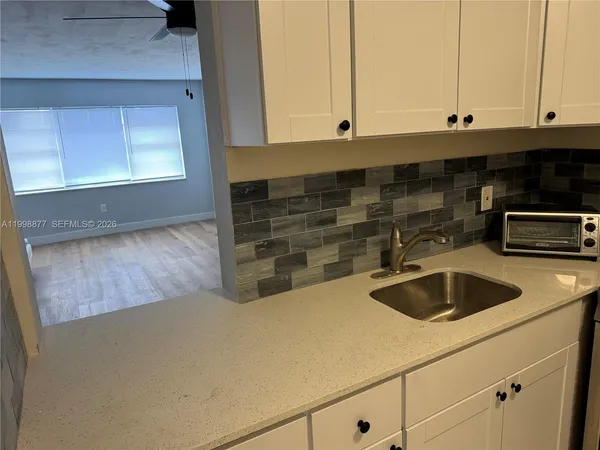$2,000 | 6720 Arbor Drive, Unit 207, Miramar, FL 33023