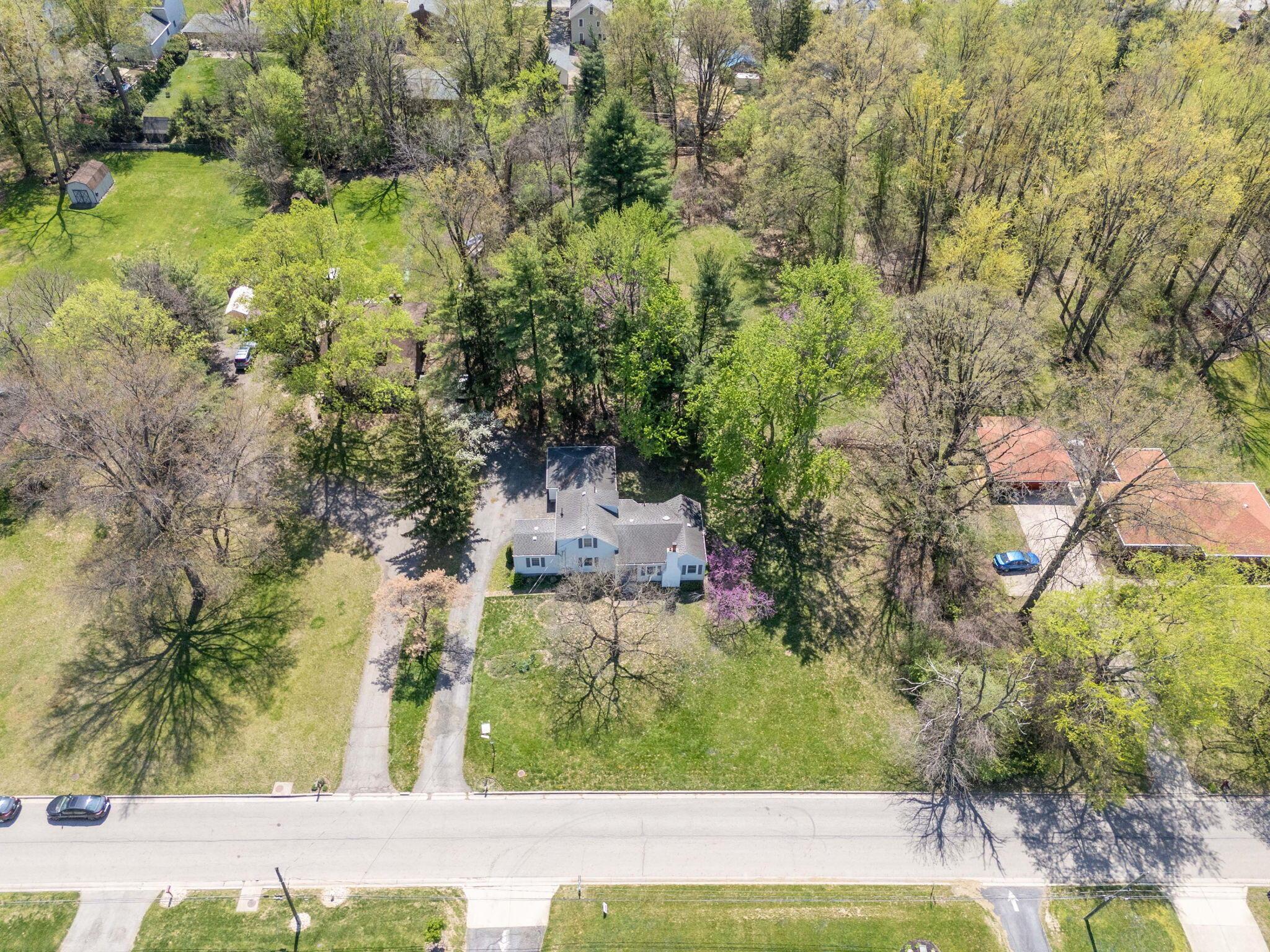 2575 Jordan Road Columbus, OH 43231 - Photo 7 of 60 7-web-or-mls-DJI_20250423133811_0033_D