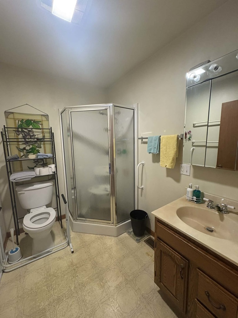 105 East Benedict Valier, IL 62891 - Photo 16 of 17