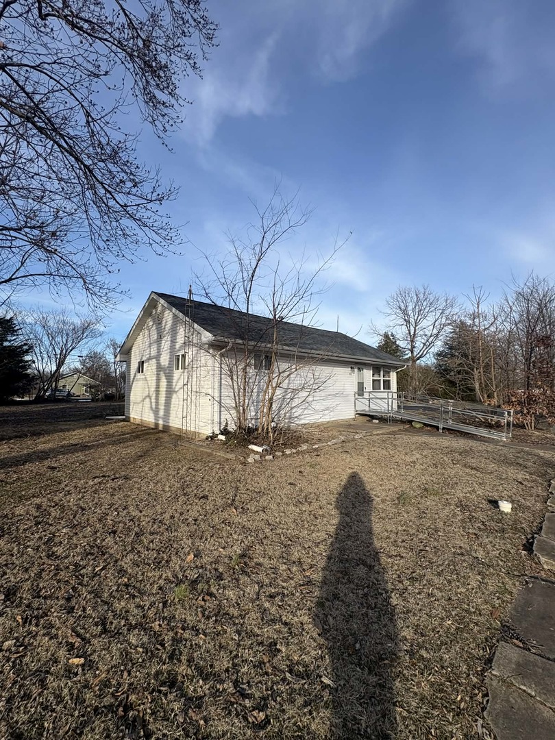 105 East Benedict Valier, IL 62891 - Photo 4 of 17