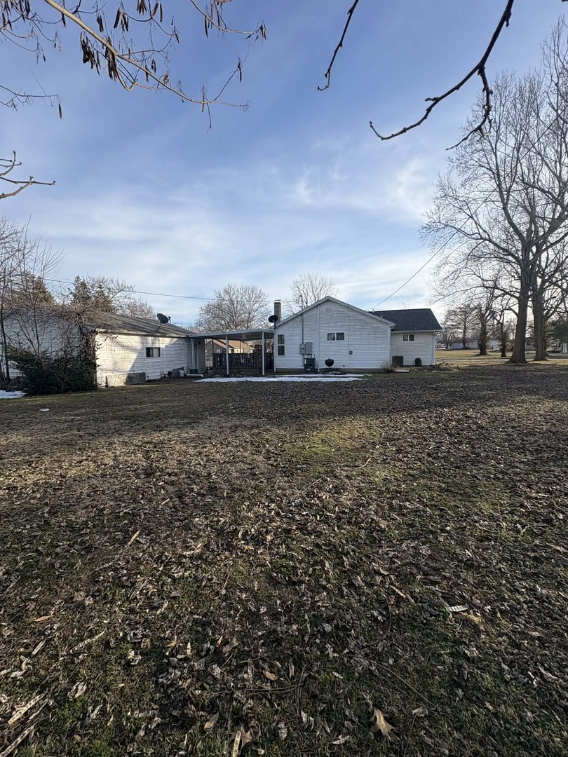 105 East Benedict Valier, IL 62891 - Photo 7 of 17