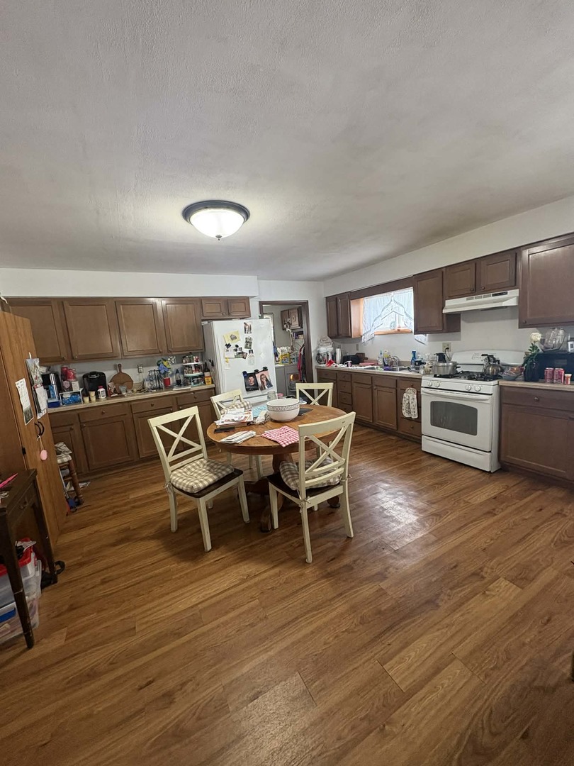 105 East Benedict Valier, IL 62891 - Photo 10 of 17