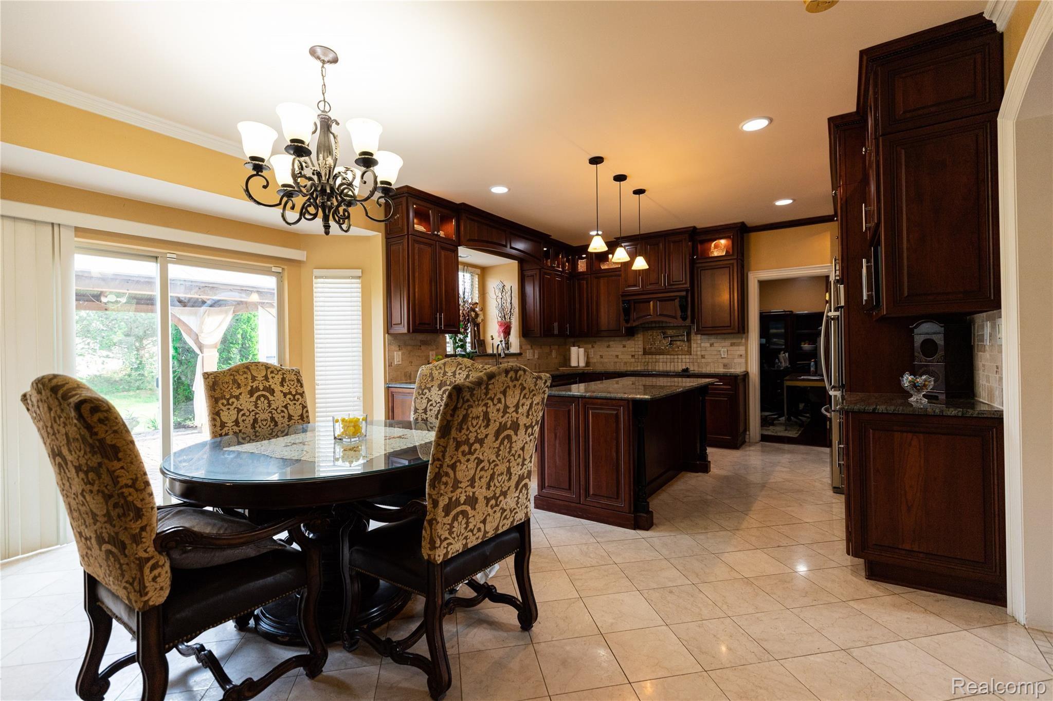 1603 Angela Road Walled Lake, MI 48390 - Photo 19 of 76 1603 Angela Dr-33.jpg