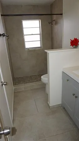 $1,450 | 7011 Place De La Paix, Unit 2B, South Pasadena, FL 33707