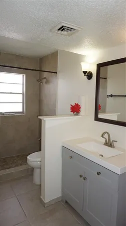 $1,450 | 7011 Place De La Paix, Unit 2B, South Pasadena, FL 33707