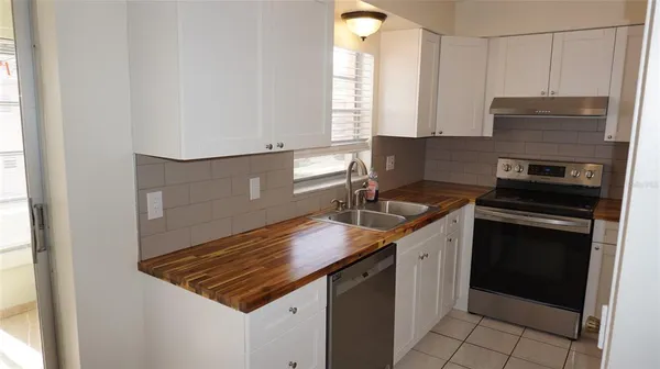 $1,450 | 7011 Place De La Paix, Unit 2B, South Pasadena, FL 33707