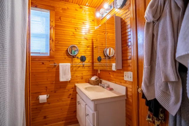 $195,000 | 274 6th Avenue, Manistee, MI 49660