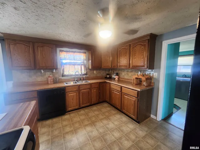 $119,900 | 3 South Beaucoup Street, Pinckneyville, IL 62274