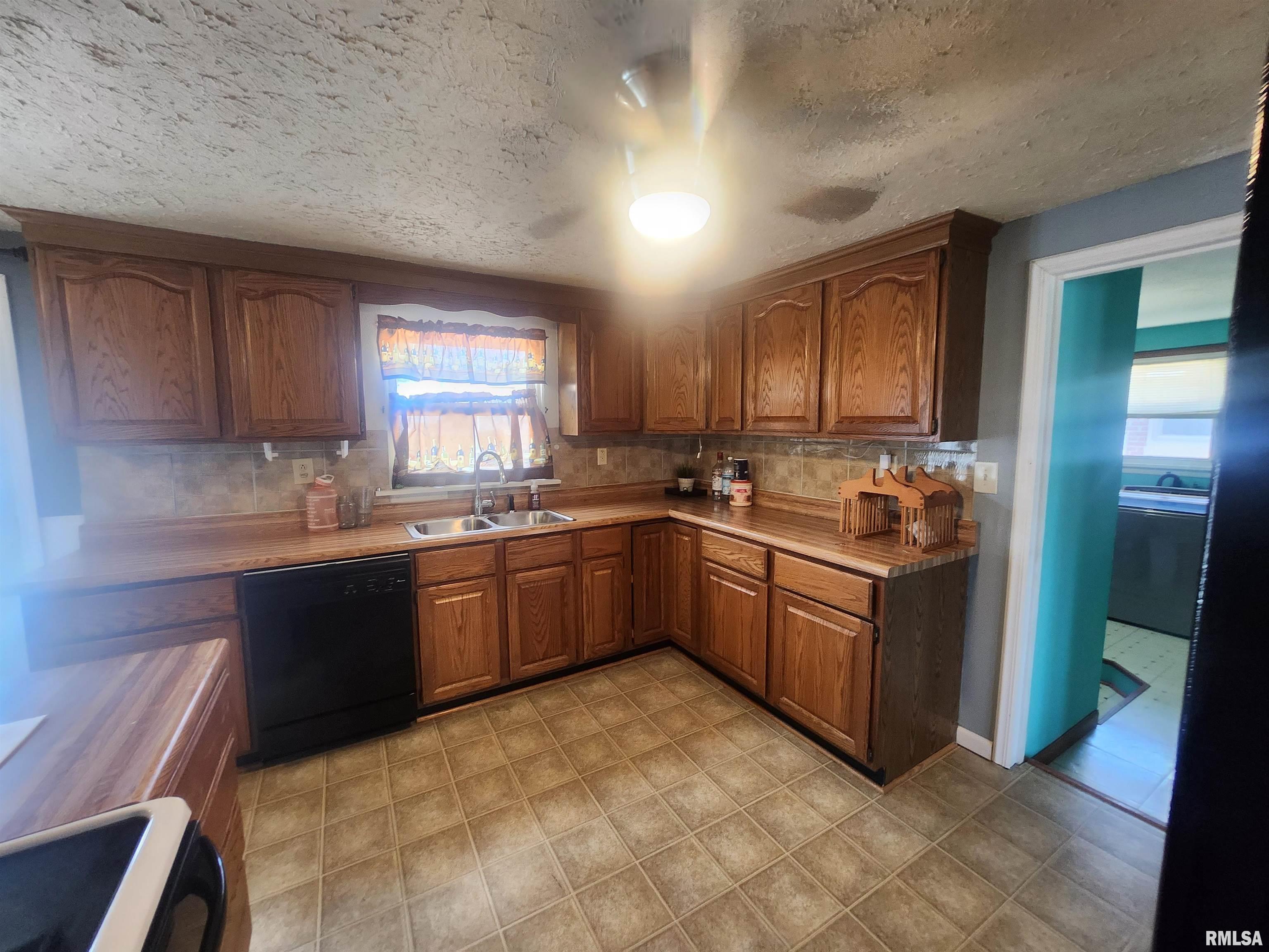 3 South Beaucoup Street Pinckneyville, IL 62274 - Photo 16 of 37