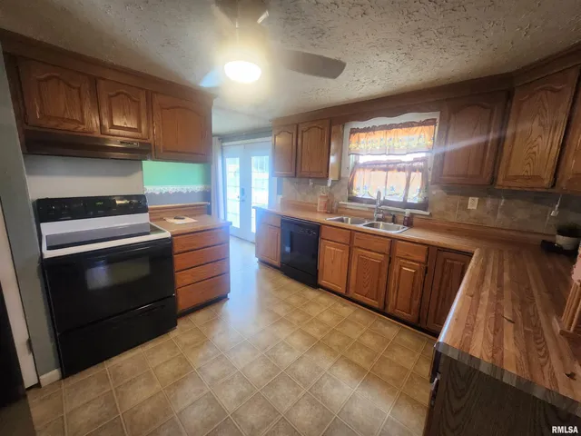 $119,900 | 3 South Beaucoup Street, Pinckneyville, IL 62274