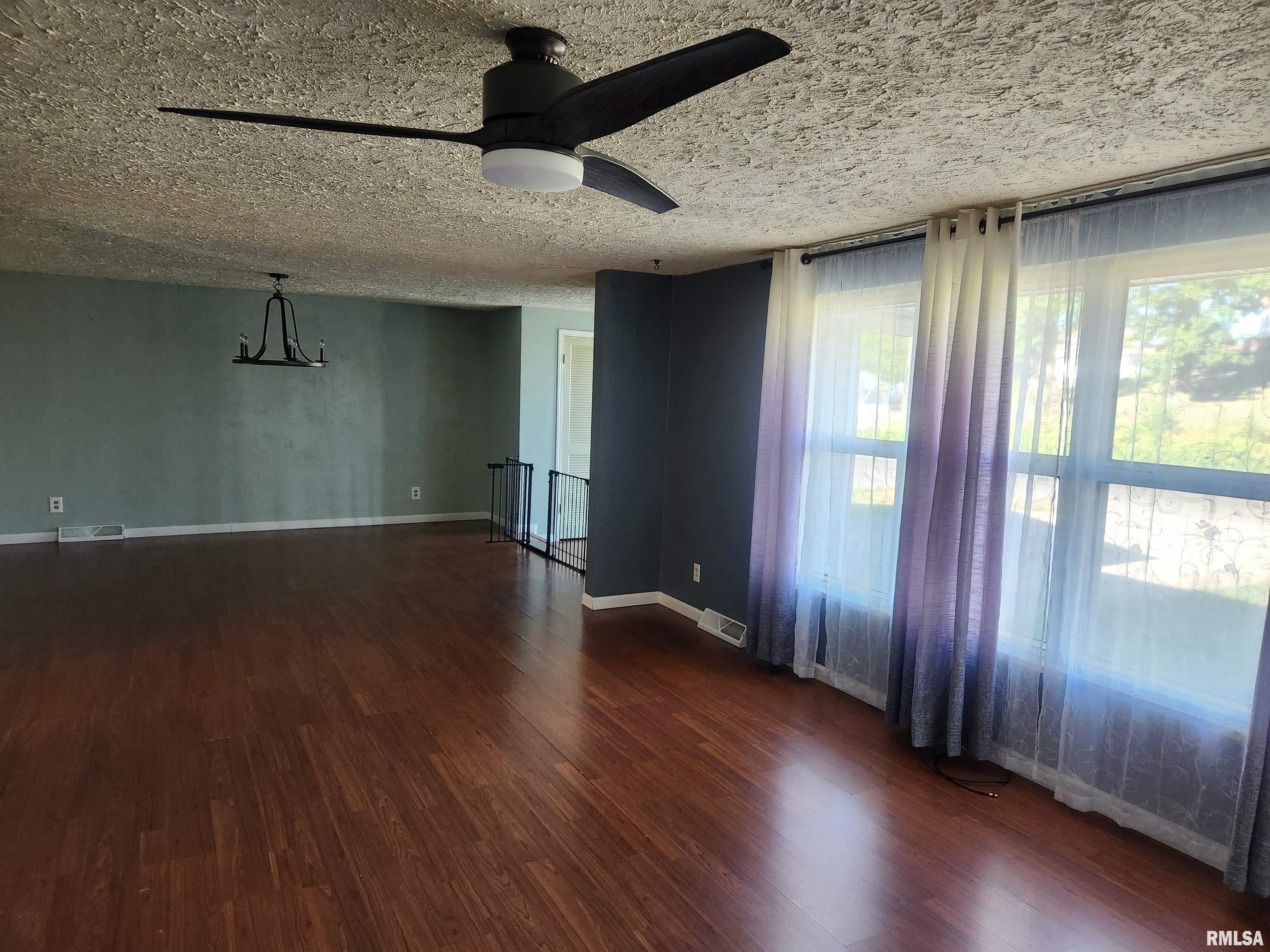 3 South Beaucoup Street Pinckneyville, IL 62274 - Photo 31 of 37