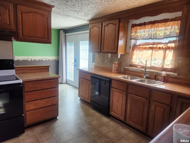 $119,900 | 3 South Beaucoup Street, Pinckneyville, IL 62274