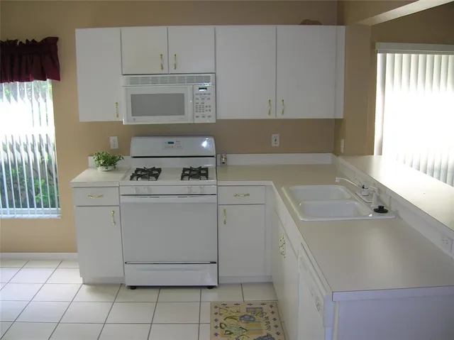 $2,300 | 1061 Ballyshannon Parkway, Orlando, FL 32828