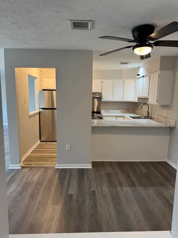 $2,200 | 53 Steeplechase Court, Unit 53, Haverhill, MA 01832