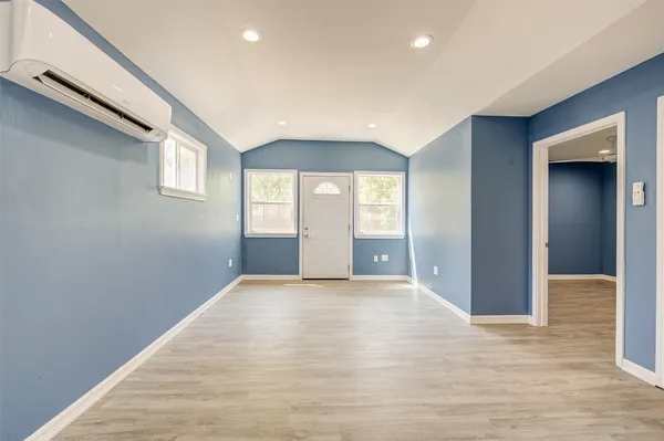 $1,199 | 8709 Knox Street, Unit B, Houston, TX 77088