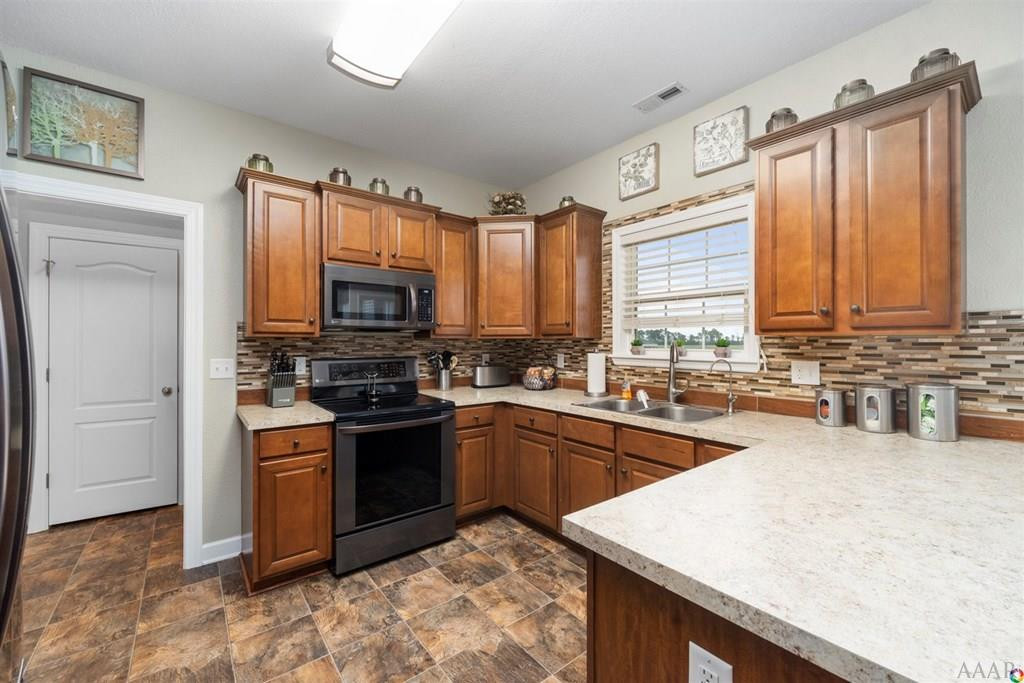 458 Cooper Garrett Road Moyock, NC 27958 - Photo 7 of 23 Kitchen