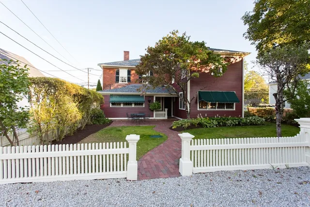 a picture of floor plan