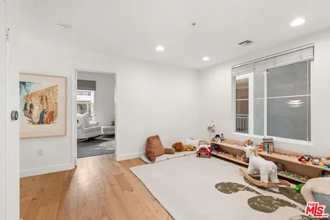 $6,100 | 6020 South Seabluff Drive, Unit 131, Playa Vista, CA 90094