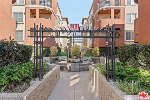 $6,100 | 6020 South Seabluff Drive, Unit 131, Playa Vista, CA 90094