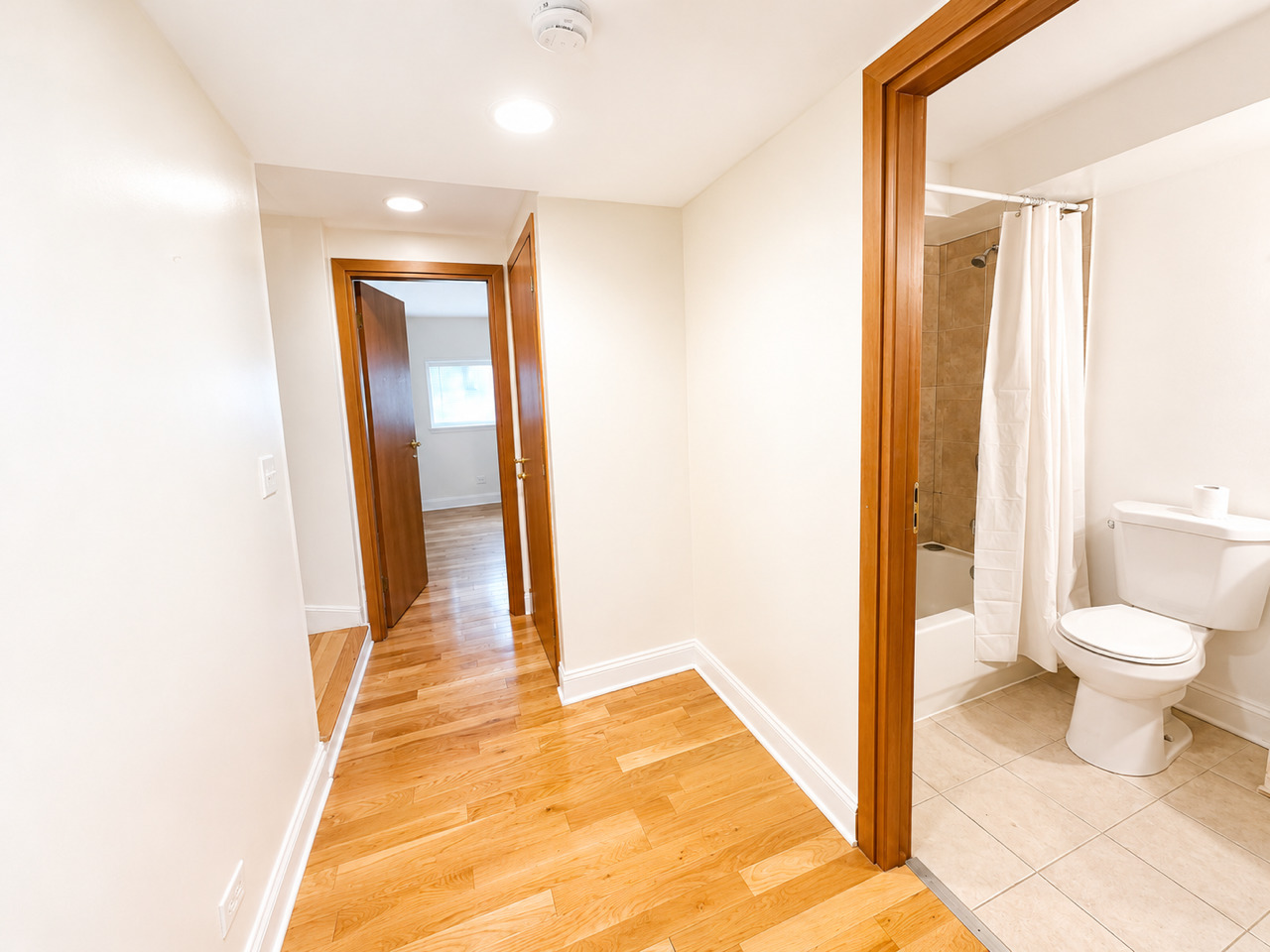 1647 West Sherwin Avenue, Unit 1 Chicago, IL 60626 - Photo 8 of 16