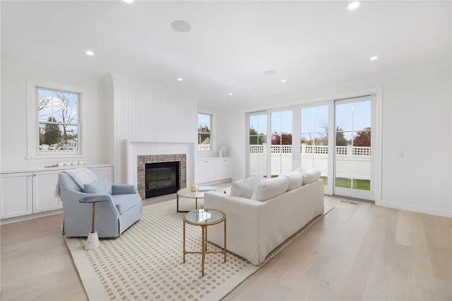 $1,949,000 | 4 Lookout Lane, Unit 1, Portsmouth, RI 02871