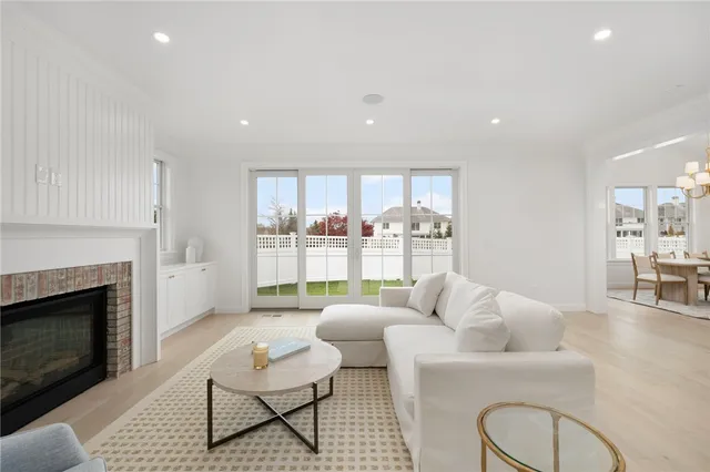 $1,949,000 | 4 Lookout Lane, Unit 1, Portsmouth, RI 02871