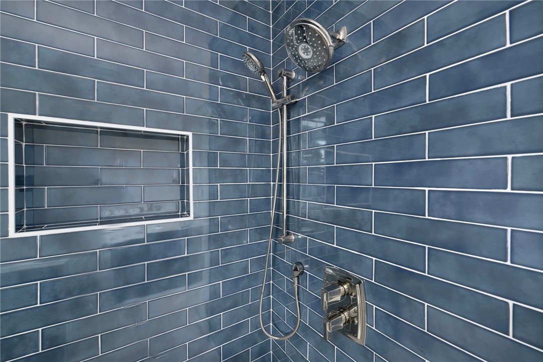 4 Lookout Lane, Unit 1 Portsmouth, RI 02871 - Photo 23 of 44