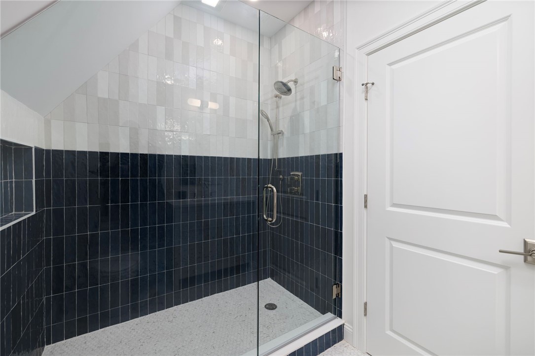 4 Lookout Lane, Unit 1 Portsmouth, RI 02871 - Photo 33 of 44