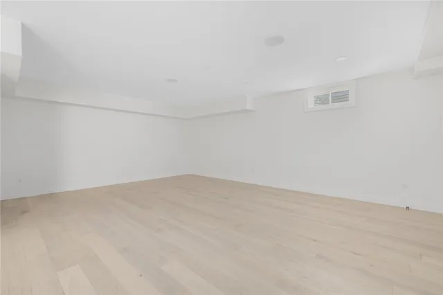 $1,949,000 | 4 Lookout Lane, Unit 1, Portsmouth, RI 02871