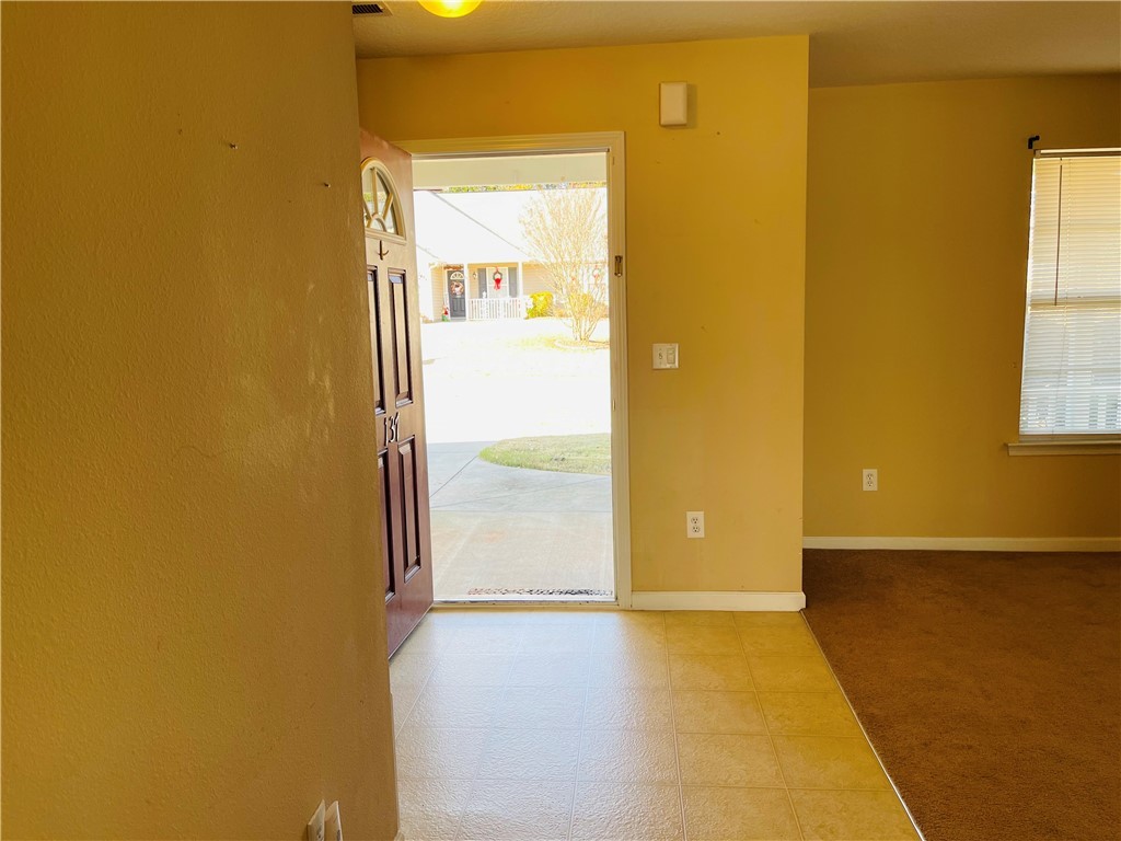 137 Shakleton Drive Anderson, SC 29625 - Photo 3 of 39 Gallery Image 3