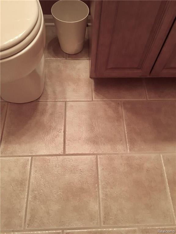703 Whitney Drive Rochester Hills, MI 48307 - Photo 29 of 46